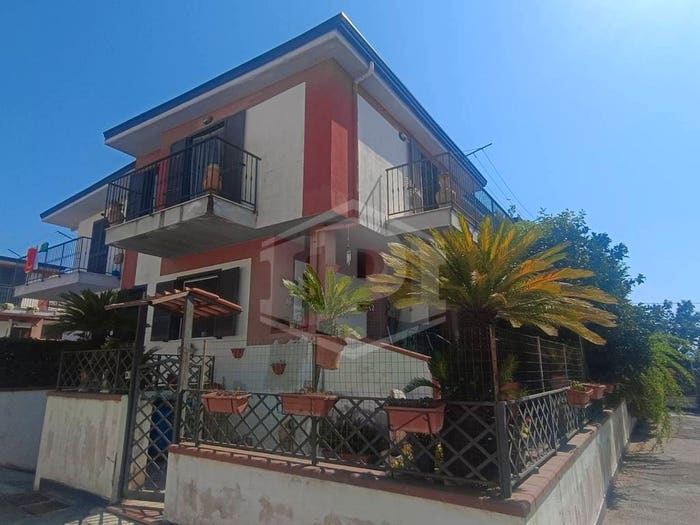 Casa quadrilocale in vendita in Via Casilina, Teano