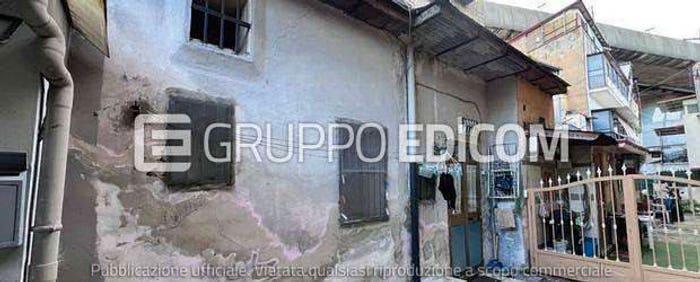 Appartamento trilocale in vendita in Via TRACCIA A POGGIOREALE, Zona Industriale Marina, Napoli