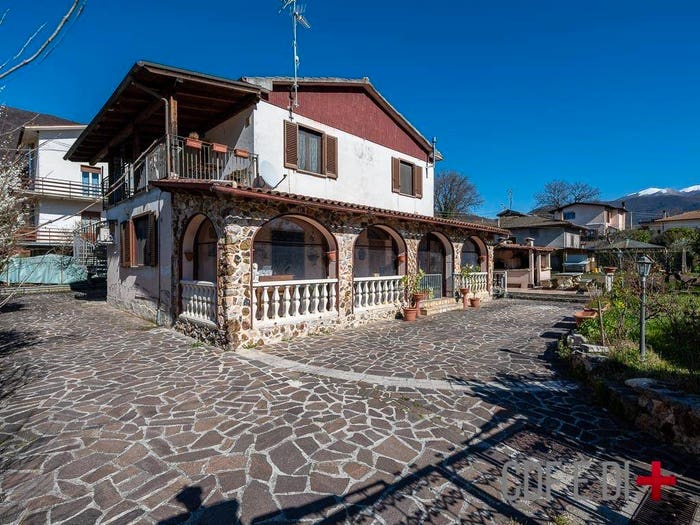 Casa con 6 locali in vendita in Via Caporio, Caporio, Cittaducale