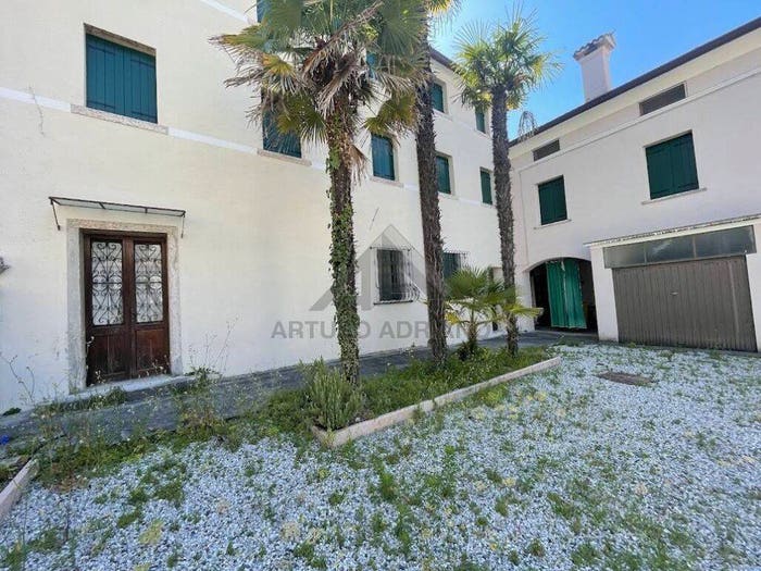 Casa con 6 locali in vendita in Crespano Del Grappa, Pieve del Grappa