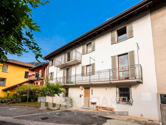 Casa quadrilocale in vendita in Via Selvino, Centro, Albino