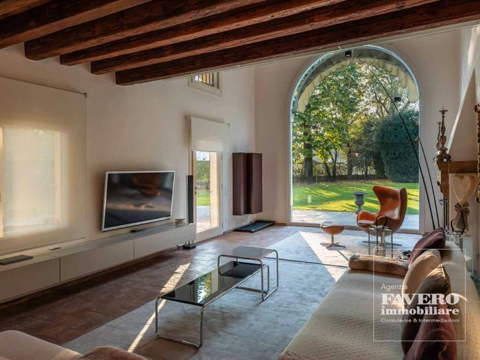 Casa con 6 locali in vendita in Riviera Silvio Trentin, Mira Taglio, Mira