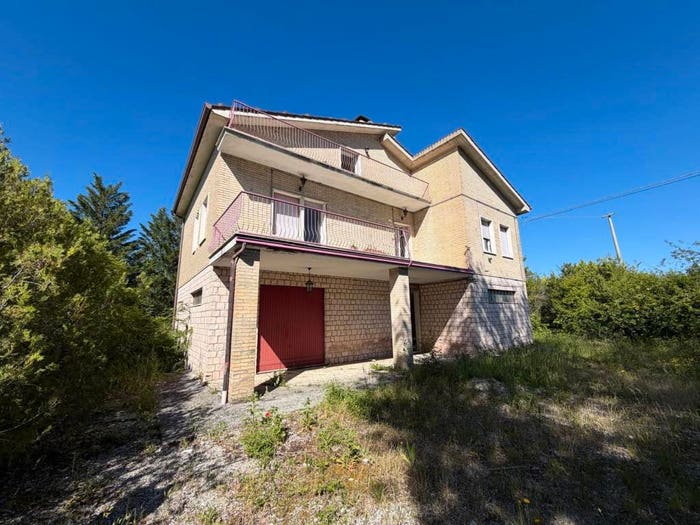 Casa con 6 locali in vendita in Villa San Cristoforo, Amandola