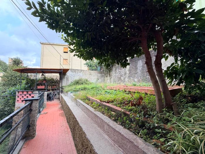 Appartamento trilocale in vendita in Via Giovanni Daneo, Quezzi, Genova
