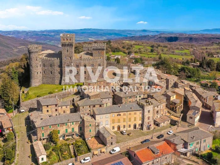 Casa con 6 locali in vendita in Via al Castello, Torre Alfina, Acquapendente