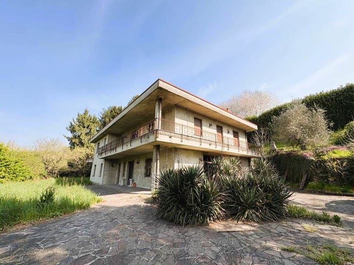 Casa con 6 locali in vendita in Via Cantù, Centro, Montorfano