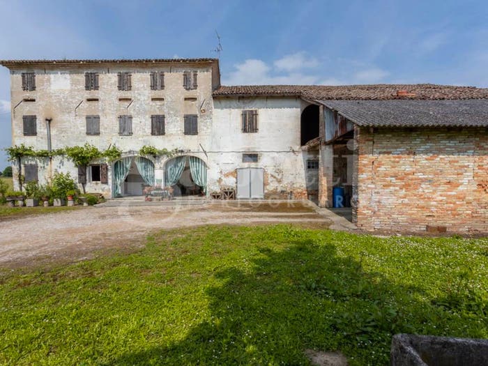 Casa quadrilocale in vendita in Via Postumia, Pramaggiore