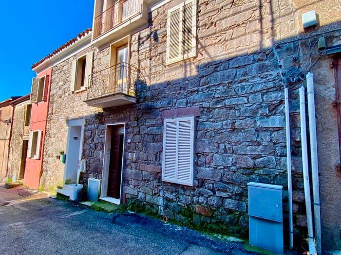 Casa con 6 locali in vendita in Via Giuseppe Verdi, Sindia