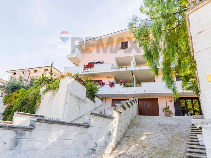 Casa con 6 locali in vendita in via italo giovanucci, Colli Innamorati Madonna, Pescara