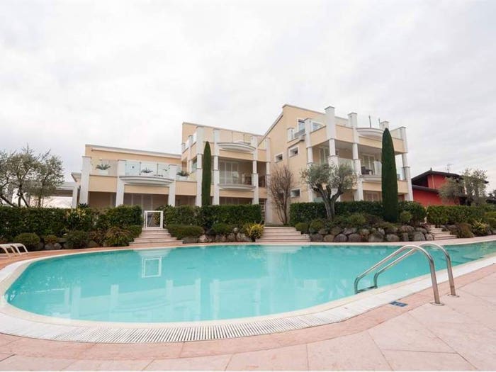 Casa con 6 locali in vendita in via Miralago, Peschiera del Garda