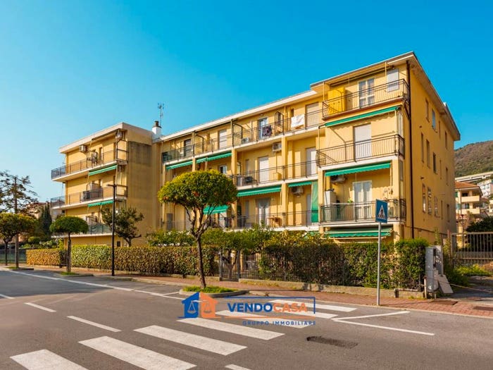 Appartamento bilocale in vendita in Via Novembre, Marina Di Andora, Andora