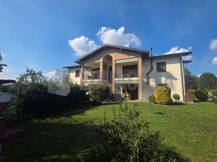 Appartamento trilocale in vendita in Via Carlo Pisacane, Centro, Mornago