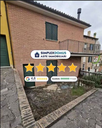 Appartamento quadrilocale in vendita in Padre Stanislao Melchiorri, Centro, Cerreto d'Esi