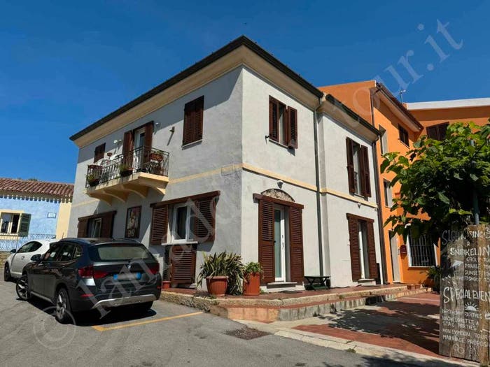 Casa con 6 locali in vendita in Via Guerrazzi, Centro, Palau