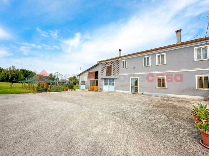 Casa con 6 locali in vendita in Via G Matteotti, Centro, Legnago