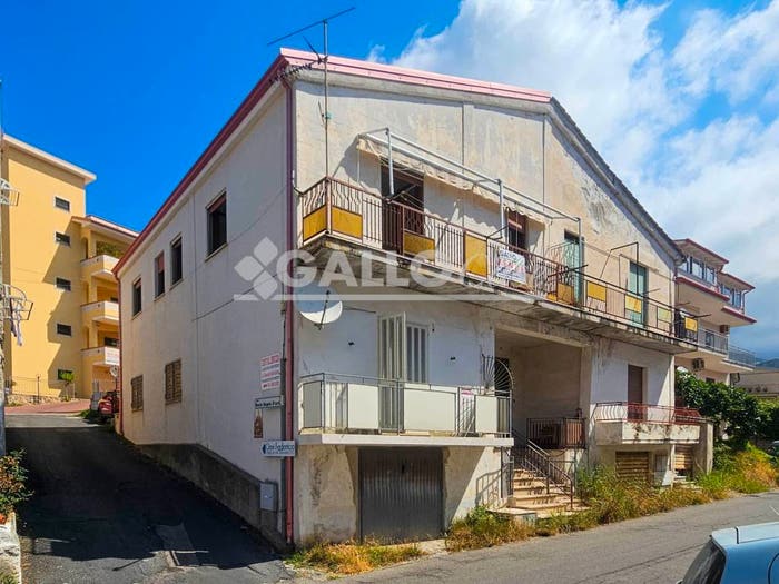 Appartamento quadrilocale in vendita in Via Della Repubblica, Centro, Belvedere Marittimo