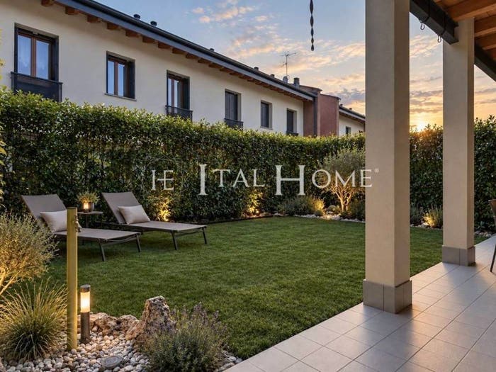 Appartamento trilocale in vendita in Via Monte San Michele, Madone