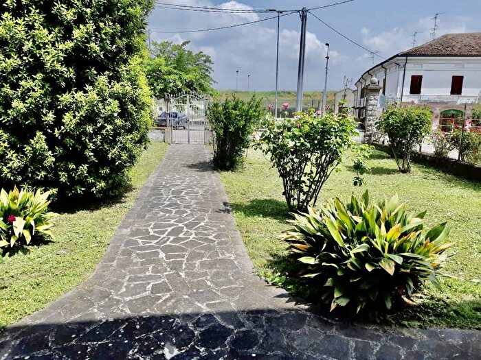 Casa con 6 locali in vendita in Portiolo, San Benedetto Po