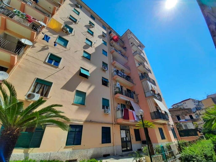 Appartamento trilocale in vendita in Vico delle Nocelle, Piazza Canneto Salvator Rosa, Napoli