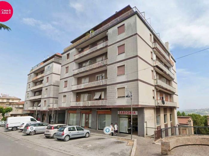 Appartamento con 5 locali in vendita in Viale Zaccagnini, Centro, Montegranaro