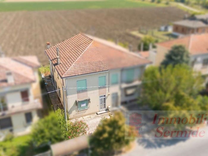Casa con 6 locali in vendita in Via Milazzo, Sermide e Felonica
