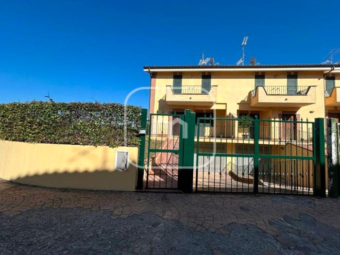 Casa trilocale in vendita in Via Velletri, Centro, Artena