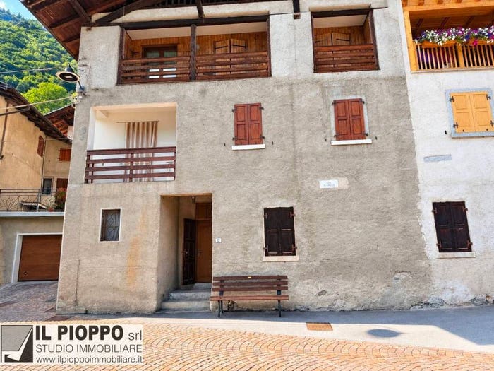 Appartamento quadrilocale in vendita in Via Scaricle, Ragoli, Tre Ville