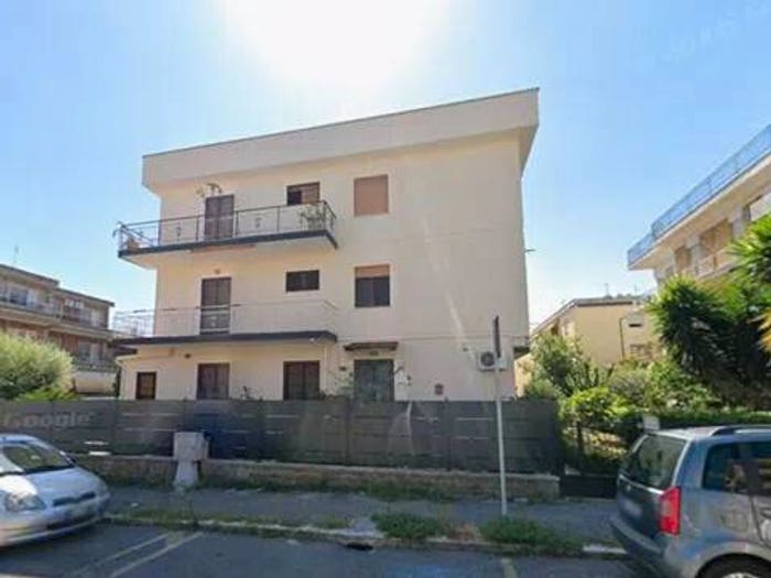 Appartamento con 5 locali in vendita in Via Tiziano, Semicentro, Aprilia
