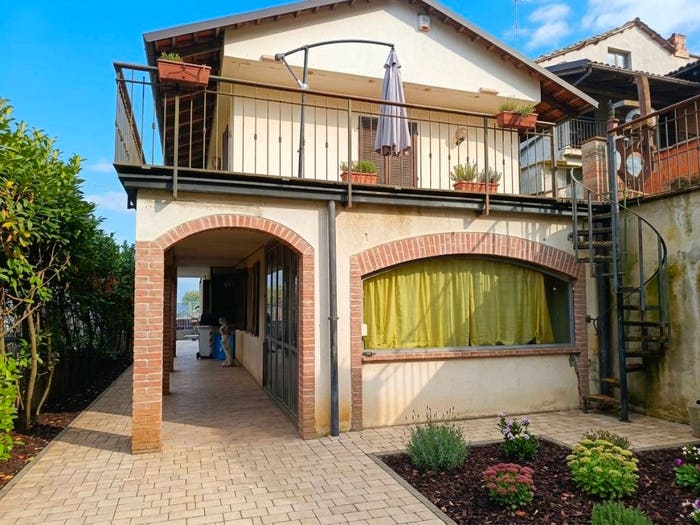 Casa con 6 locali in vendita in Frazione Cavallotti, Canale