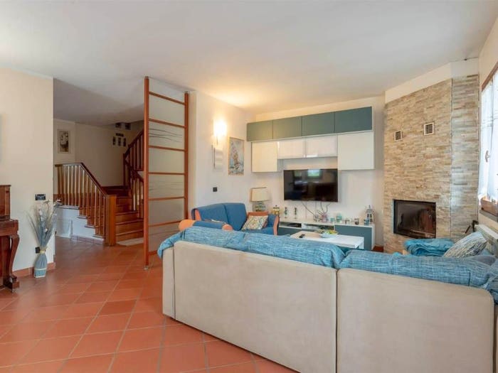 Casa con 5 locali in vendita in Serravalle Tinaia, Empoli