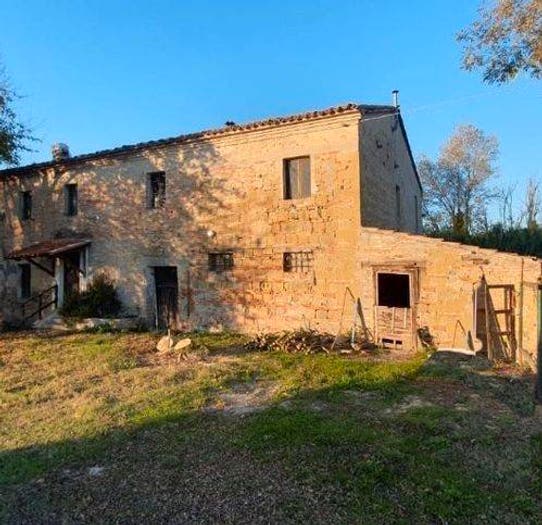 Casa con 6 locali in vendita in Via Bevano, Mombaroccio