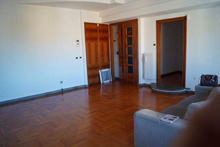Appartamento con 5 locali in vendita in Via Edmondo Buccarelli, San Leonardo, Catanzaro