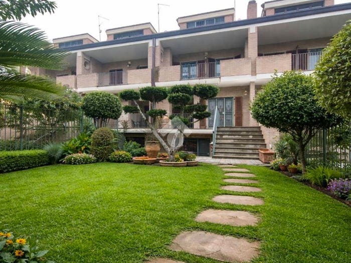 Casa con 6 locali in vendita in Via Raffaele Lepore, Tribunale Carmine Nuovo, Foggia