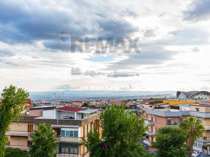 Appartamento trilocale in vendita in Viale Dell'Autonomia, Centro, Gravina di Catania