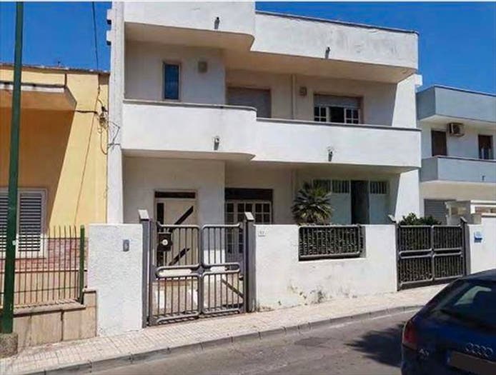 Appartamento con 6 locali in vendita in Via A Vespucci Porto Cesareo LE Italia, Centro, Porto Cesareo