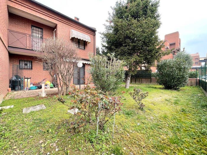 Casa con 6 locali in vendita in Via Cervino, Crocetta, Modena