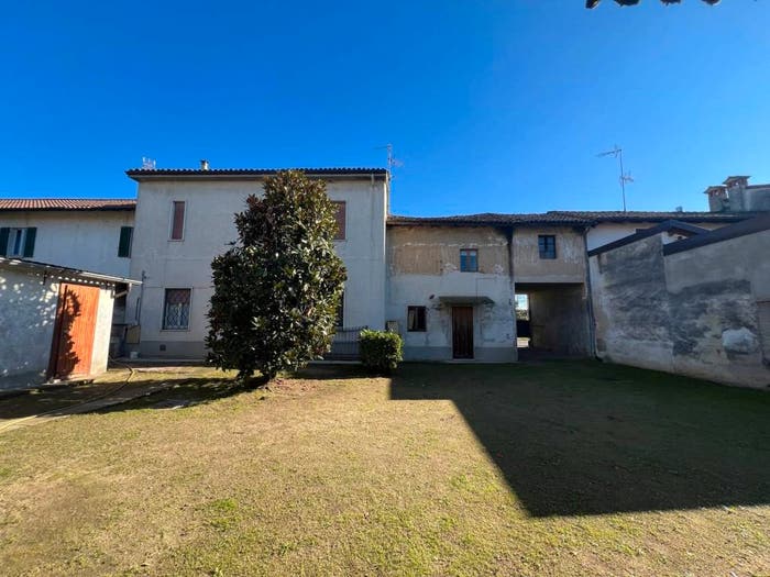 Casa con 6 locali in vendita in Via San Lanfranco Beccari, Centro, Gropello Cairoli