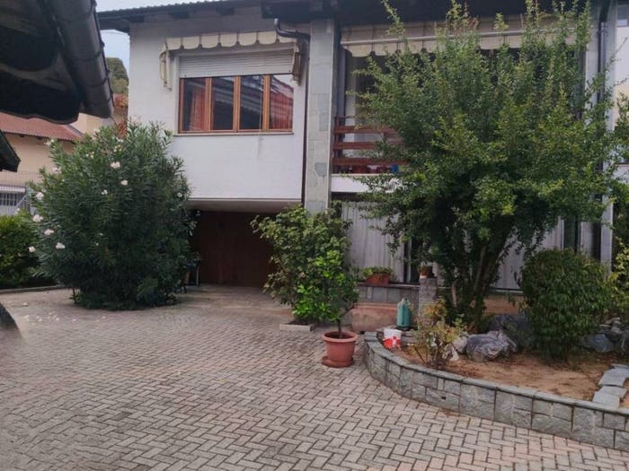 Casa con 6 locali in vendita in Strada San Michele, Bra
