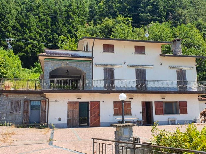 Casa con 6 locali in vendita in Località Ca' di Romiccia, Camugnano