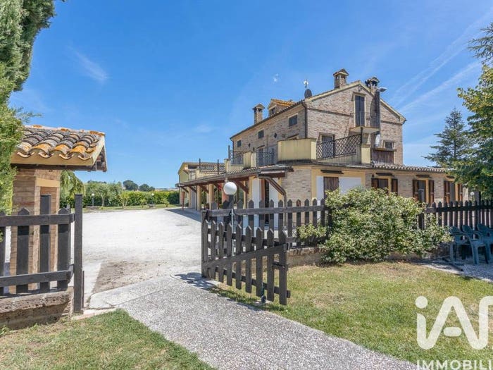 Casa con 6 locali in vendita in Frazione contrada santa maria, Centro, Montegranaro