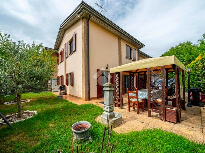 Casa con 5 locali in vendita in Via Andrea Rivasi, Centro, Cavriago