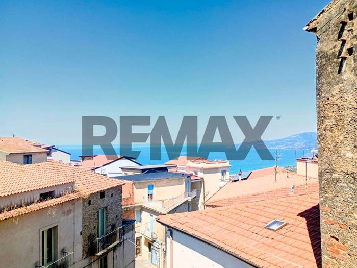 Appartamento quadrilocale in vendita in Vico Cammarano, Ascea