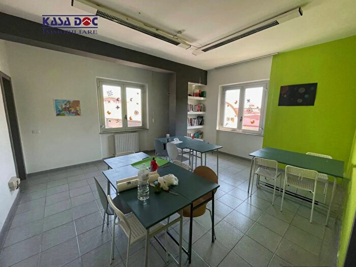 Appartamento con 13 locali in vendita in Via Lucrezia della Valle, Catanzaro