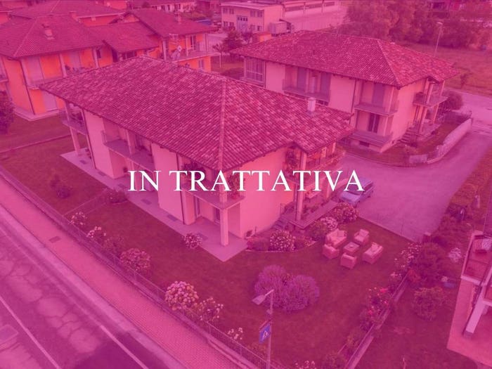 Appartamento trilocale in vendita in Via Alba Barolo, Ca' Bianca, Castiglione Falletto