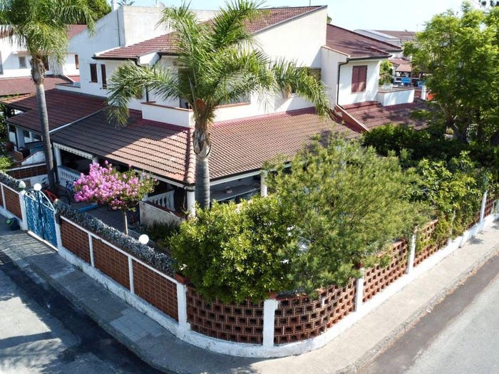 Casa con 6 locali in vendita in Via Antonio Salemi, Saiatine, Furnari