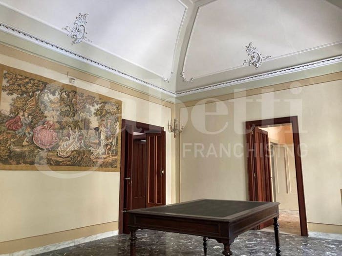 Casa con 6 locali in vendita in Corso Garibaldi, Centro Storico, Brindisi