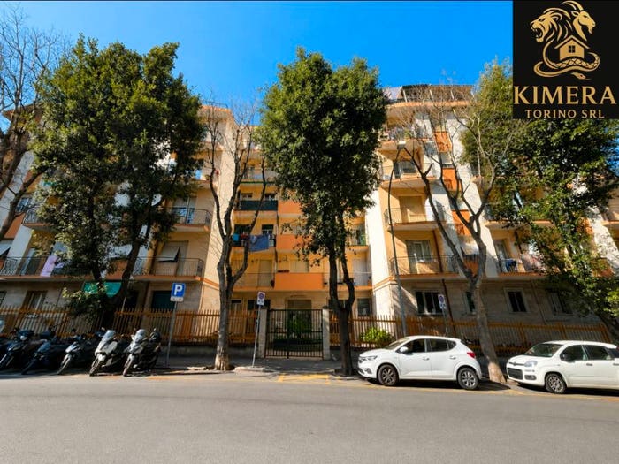 Appartamento quadrilocale in vendita in Via Napoli, Lagaccio, Genova