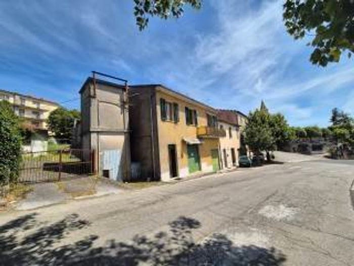 Casa con 6 locali in vendita in Via Aldobrandeschi, Selvena, Castell'Azzara