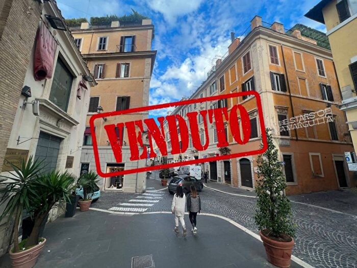 Appartamento trilocale in vendita in Via del Babuino, Piazza del Popolo, Roma