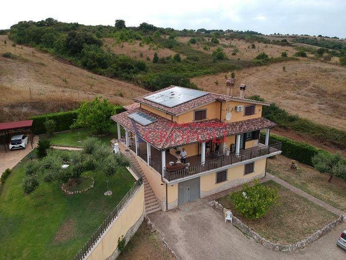 Casa con 5 locali in vendita in via Fontanile dei Monti, Anguillara Sabazia